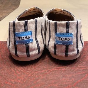 TOMS Navy and White Striped Slip-On Alpargatas, W size 10